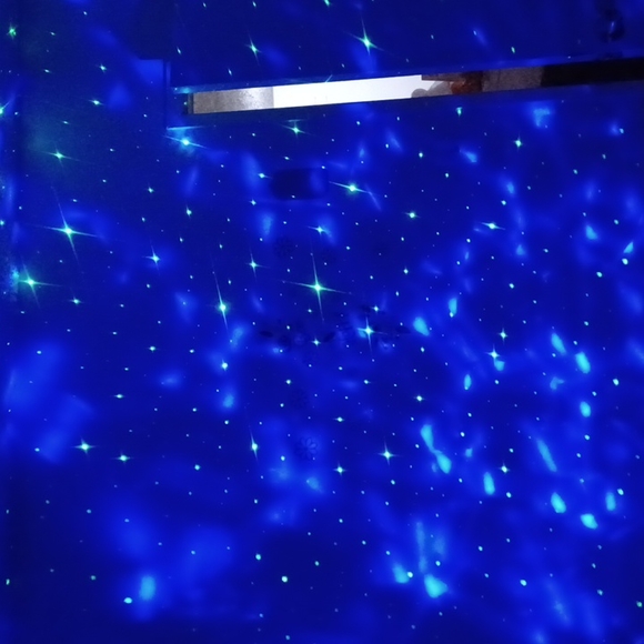 NIB Night sky Projector - Picture 6 of 13